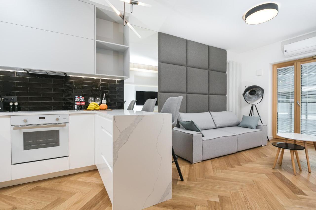Luxury Apartments Mennica Residence - Golden Apartments - City Center Warschau Buitenkant foto