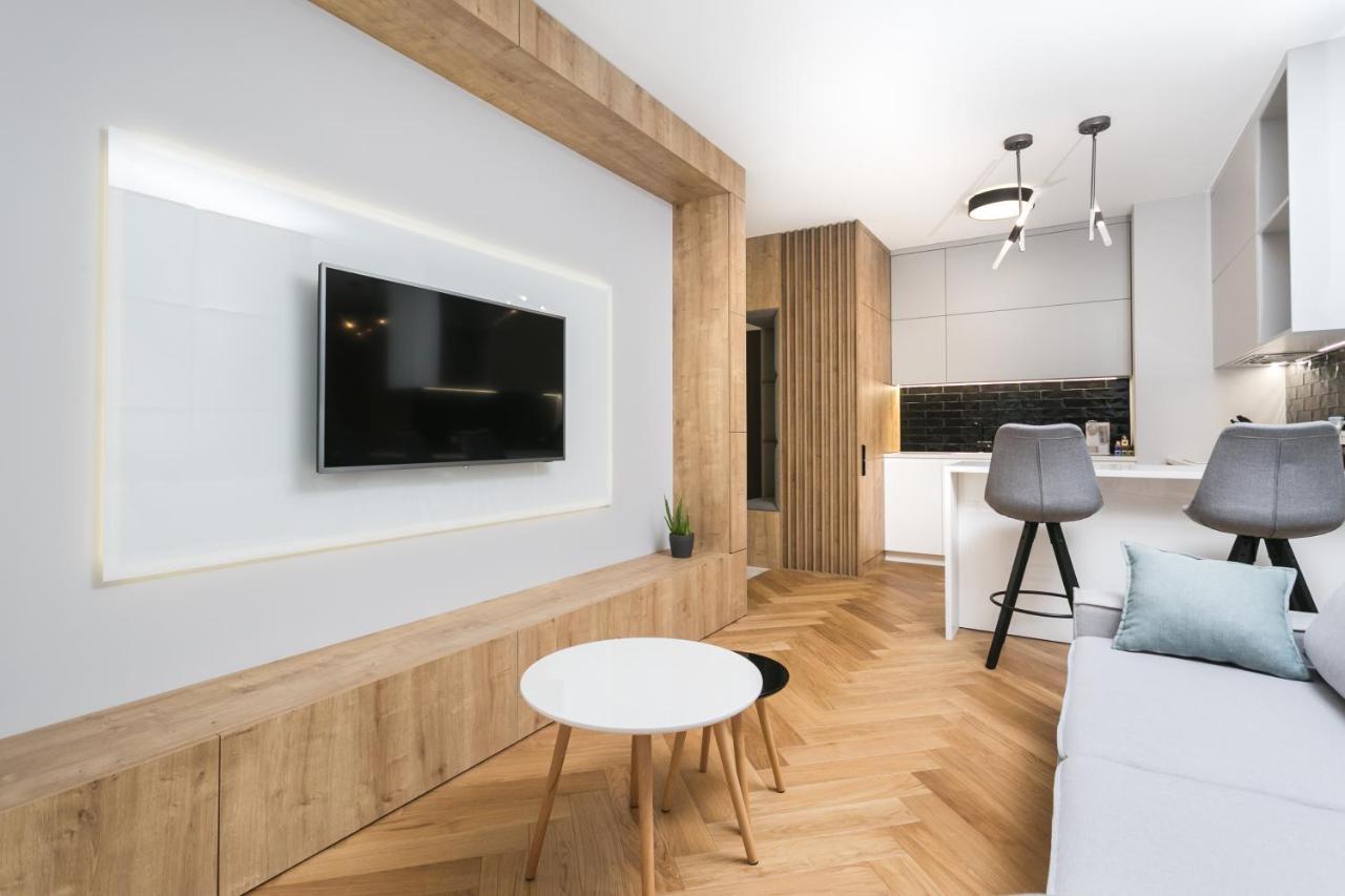 Luxury Apartments Mennica Residence - Golden Apartments - City Center Warschau Buitenkant foto