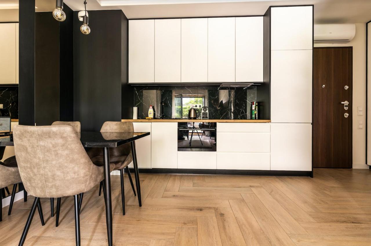Luxury Apartments Mennica Residence - Golden Apartments - City Center Warschau Buitenkant foto