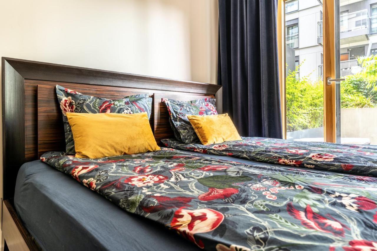 Luxury Apartments Mennica Residence - Golden Apartments - City Center Warschau Buitenkant foto